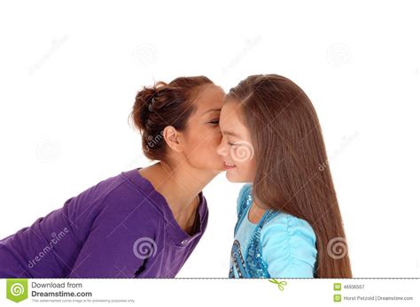 Un Bacio Dei Get Della Ragazza Immagine Stock Immagine Di Biondo