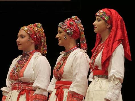 Costumes Around The World European Dress Folk Dresses Expos Folk