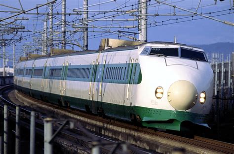 F = c x 9/5 + 32. 緑の疾風 東北・上越新幹線200系