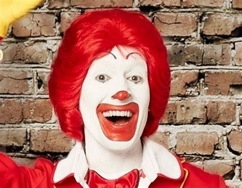 Mcdonalds Iconic Clown Ronald Mcdonald Sports New Look Selfies