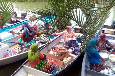 Floating market pasar terapung pengkalan datu kota bharu kelantan. Malaysia juga ada pasar terapung di Pulau Suri, Tumpat ...