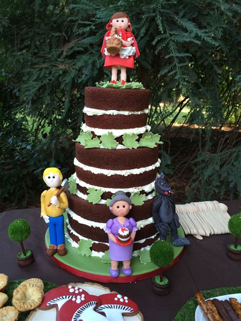 you-have-to-see-little-red-riding-hood-cake-on-craftsy-little-red-riding-hood,-red-riding