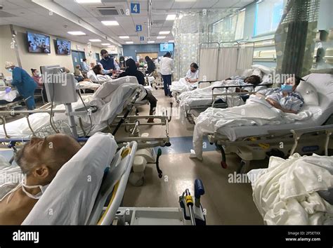 Crowded Hospital Hi Res Stock Photography And Images Alamy
