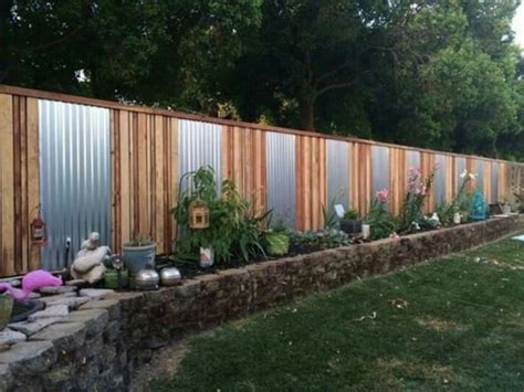 Amazing 9 Backyard Privacy Fence Landscaping Ideas On A