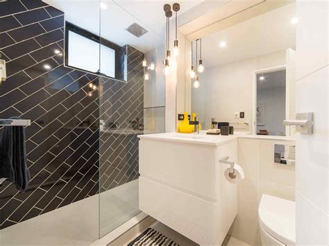 A fog free mirror will help maintain that. Most Amazing Beautiful Small Ensuite Bathroom Ideas IJ05ds https://ijcar-2016.info/beautifu ...