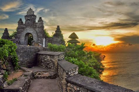 Uluwatu Temple The On The Tip Temple Of Coral Reef Bali And Beauty