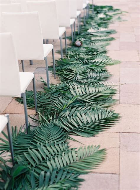 Palm Leaf Lined Aisle 20160712purple