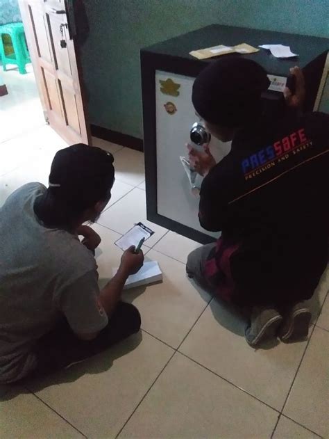 Produk brangkas truesafes tipe europe series. Pressafe brankas adalah Produsen dan salah satu merk ...
