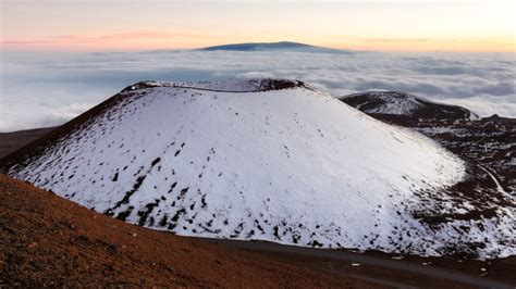 Long Dormant Volcano Mauna Kea Has Been Quietly Grumbling