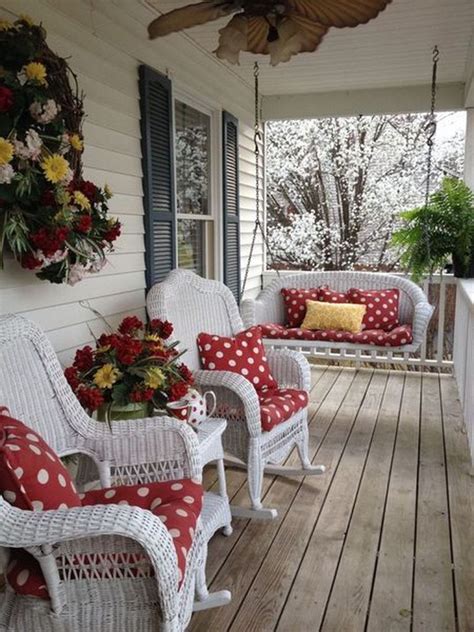 60 Beautiful Farmhouse Summer Porch Decorating Ideas