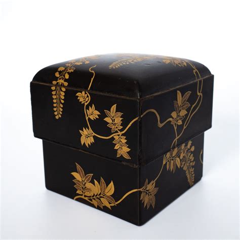 Antique Japanese Gilt Lacquered Kobako Or Tebako Box With Wisterias