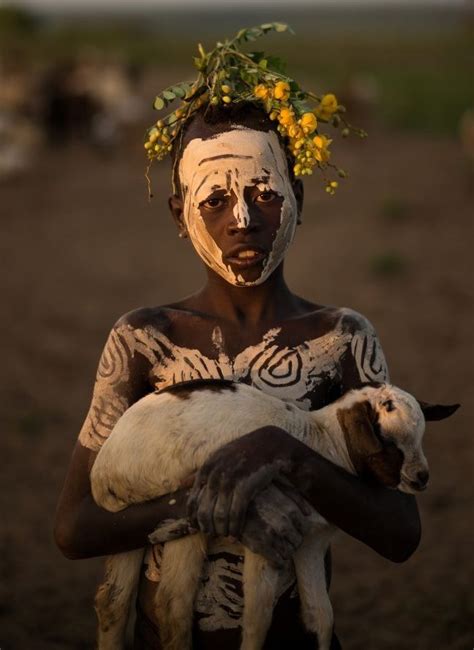 Alluring Beauty On The Skin Of Ethiopias Karo Tribe Ethiopia Tribe