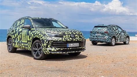 2024 VW Tiguan Caught Completely Undisguised During Photo Shoot