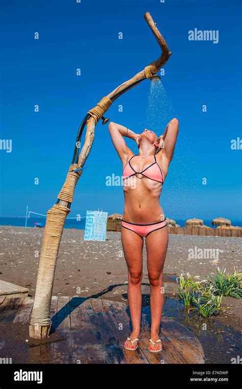 Menina En Tanga Fotograf As E Im Genes De Alta Resoluci N Alamy