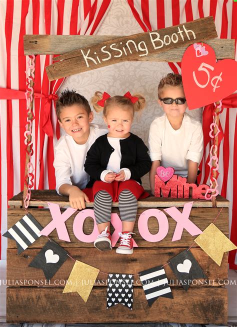 Kissing Booth Valentine Minis Frisco Photographer Julia Sponsel Photography Nationally