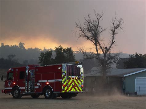 Liberty Fire Murrieta Blaze At 300 Acres All Schools Canceled