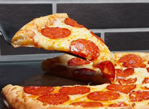 Heres What Happens To Your Body If You Eat Pizza Every Week