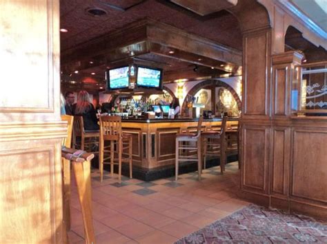 Bar Area Picture Of Delmonicos Italian Steakhouse Albany Tripadvisor
