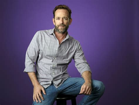 Luke Perry Heartthrob On 90210 Dies At 52 After Stroke