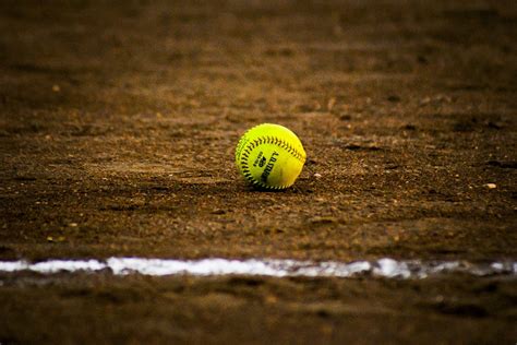 the 3 best slow pitch softball throwing drills and tips