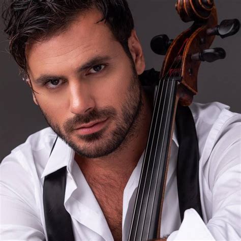 Le Promeneur Du 68 Stjepan Hauser Et Luka Sulic Deux Violoncellistes