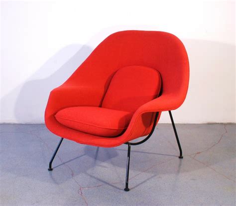 Fueled by florence knoll's request for a supremely comfortable chair, one i can curl up in. Eero Saarinen for Knoll Womb chair c. 1950