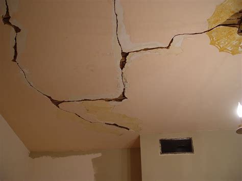 How to fix ceiling cracks. Ceiling Cracks Offer Important Clues about Your Foundation ...