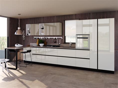 Un'ideale di sintesi, nella cucina liberamente, che rimanda alla praticità rivalutando con gusto contemporaneo anche il piacere dell'intimità familiare. Scavolini: arredo per il bagno ed il Living, non solo cucina
