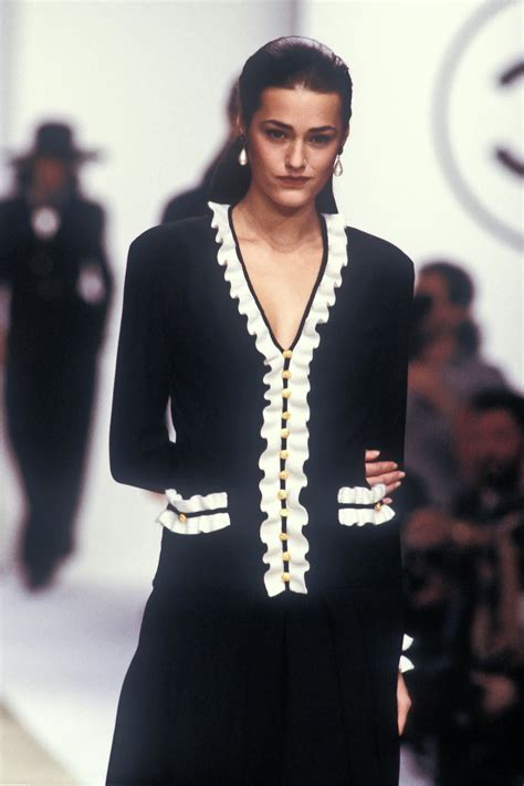 Yasmin Le Bon Chanel Runway Show Sfw 1988 Fashion Yasmin Le Bon