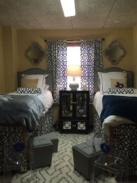 My Daughter S Stylish Ole Miss Dorm Room At Crosby Hall