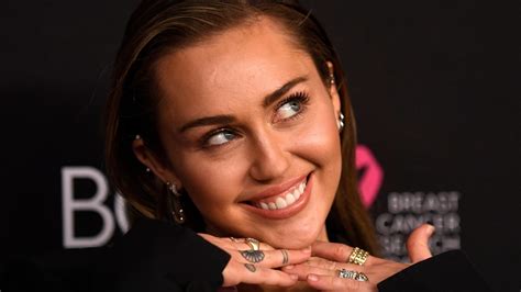 Miley Cyrus Strips Fully Nude In The Desert As She Declares Im Queer