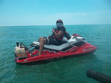 There are companies that lease jet skis and they can cost considerably less than buying one. Jet Ski Junkies: PLAN C | Pro Rider Watercraft Magazine