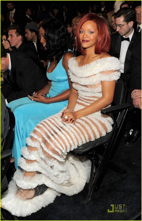 Rihanna Grammys 2011 Red Carpet Photo 2519386 2011 Grammy Awards