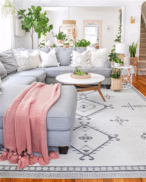 How To Decorate A Living Room With Grey Couch