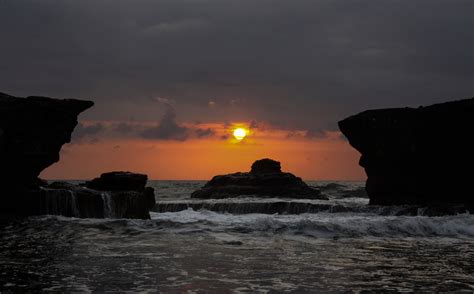 图片素材 海滩 滨 岩 海洋 地平线 云 日出 日落 早上 支撑 黎明 悬崖 黄昏 晚间 塔 湾 地形