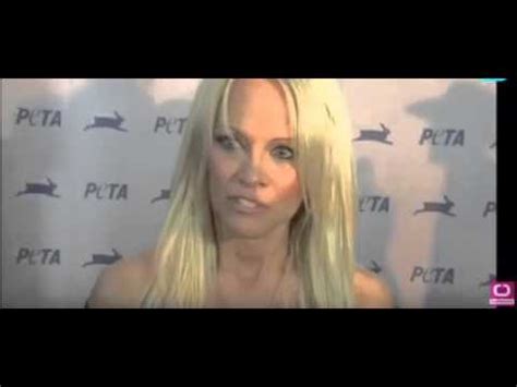 Pamela Anderson To Cover Playboys Last Nude Issue Youtube