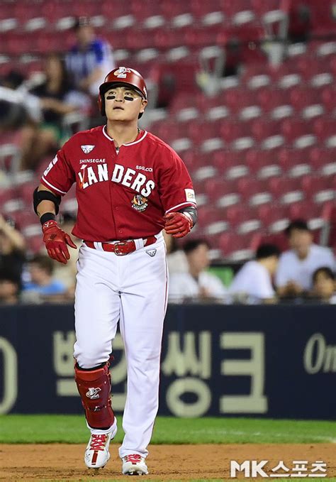 추신수 ‘병살타 치고 아쉬움 가득 Mk포토 Mk스포츠