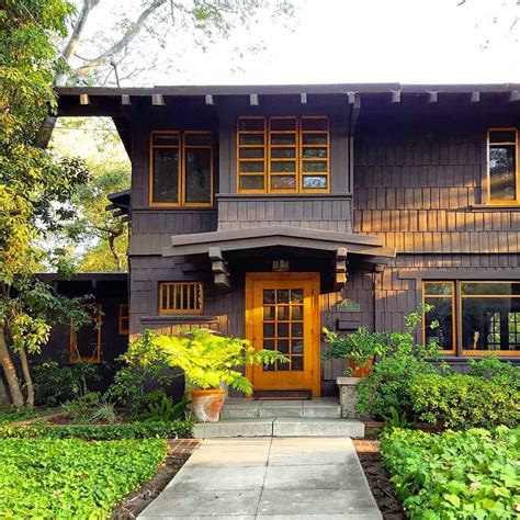 12 Craftsman House Colors