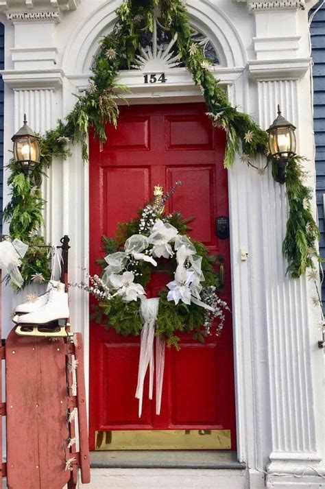 35 Christmas Door Decoration To Make Your Home The Jolliest On The
