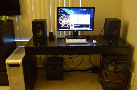 See our 19 favorite home office ideas for small mobile homes. My humble bedroom/home office setup : audiophile
