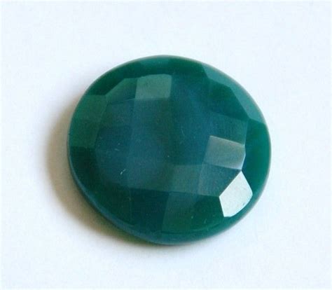 The Meaning And Healing Properties Of Green Onyx Gemstone Saracura