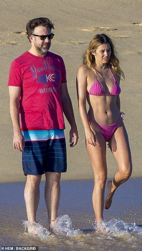 Jason Sudeikis Rekindles Relationship With On Off Lover Keeley Hazell
