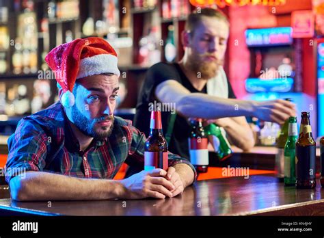Pub Man Beer Sad Hi Res Stock Photography And Images Alamy