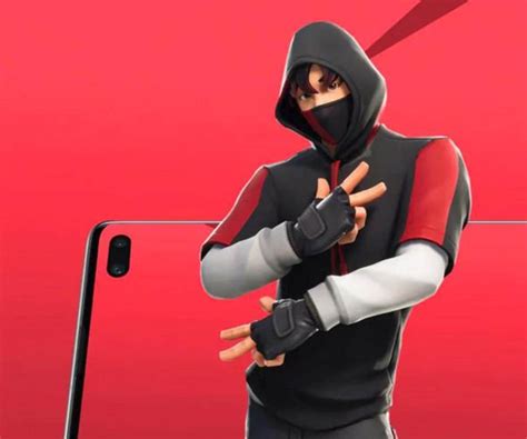 Fortnite Ikonik Skin Out Now How To Get Ikonik Skin Is It Only For