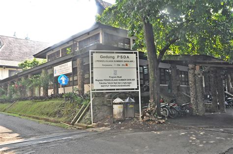 Justeru, segi university menawarkan pendidikan berkualiti tinggi dengan harga yang berpatutan, program sarjana muda sains komputer dalam keselamatan siber (bachelor of computer science (honors) in cyber security). Program Studi Magister Pengelolaan Sumber Daya Air ...