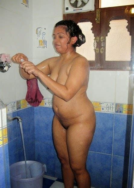 Desi House Wife Nude Bathing Photo Desi Nude Album