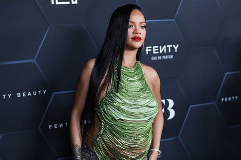 Rihanna Is Rocking Our World With Her Amazing Maternity Fashion Choices