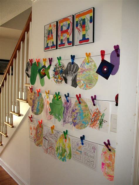 Kinderzimmer Hang Artwork From Wires In A Hallway Idea From