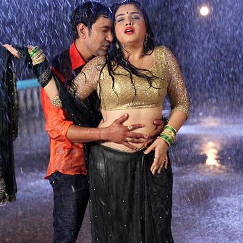 bhojpuri sensation amrapali dubey s steamy dance moves with nirahua aka dinesh lal yadav are too