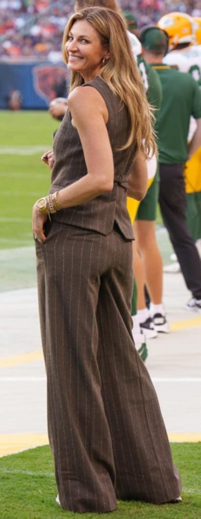 erin andrews hot and sexy at packers vs bears nfl football game in chicago celeblr
